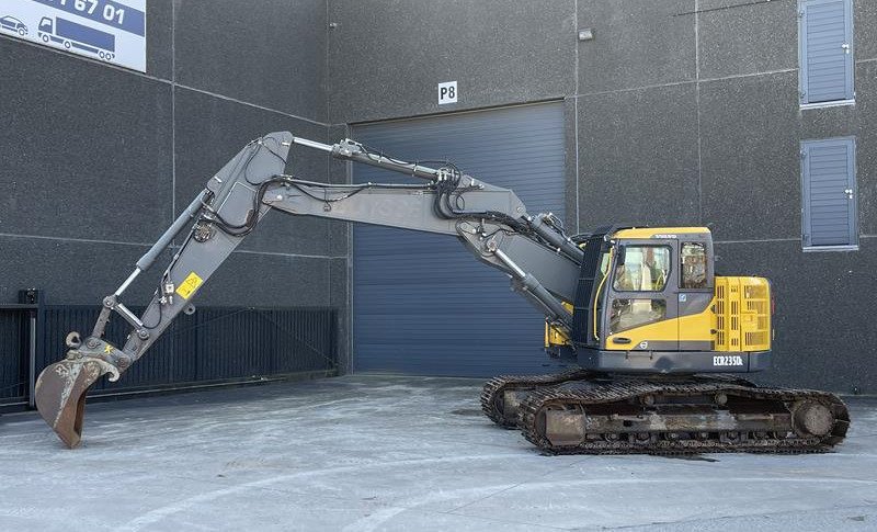 VOLVO ECR 235 DL