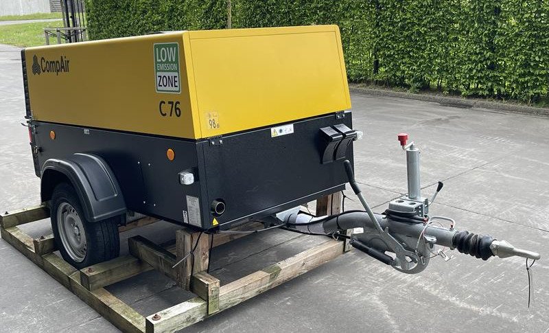 COMPAIR C 76