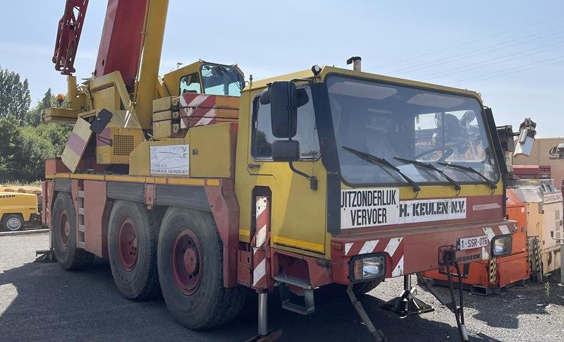LIEBHERR LTM 1050 / 1