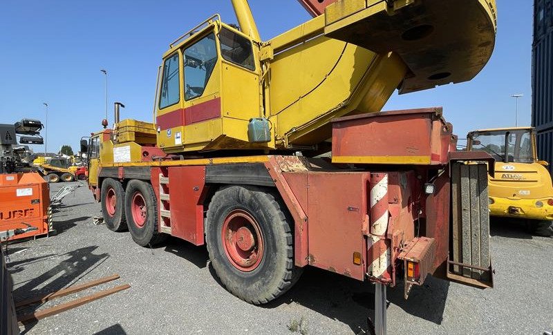 LIEBHERR LTM 1050 / 1