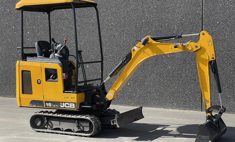 JCB 15 C - 1