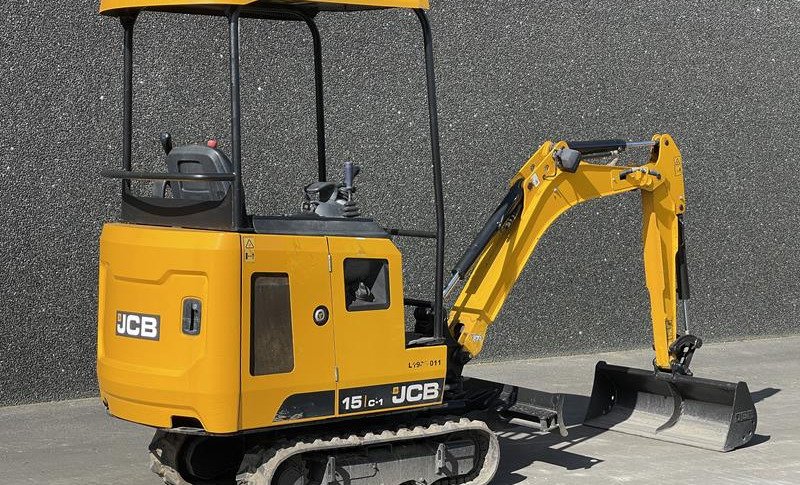 JCB 15 C - 1