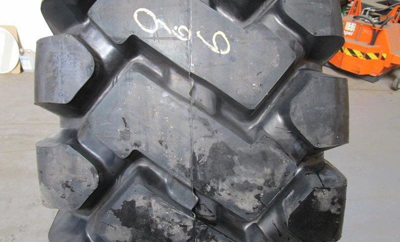 FUJITYRES 4 banden 23.5x25