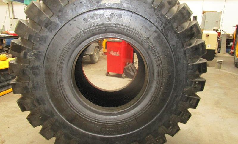 FUJITYRES 4 banden 26.5x25