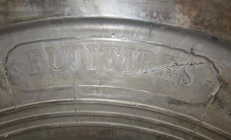 FUJITYRES 4 banden 26.5x25