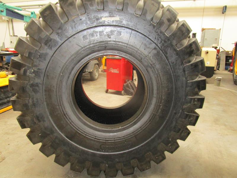 FUJITYRES 4 banden 26.5x25